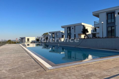 1+1 Apartment  in Didim, Aydin, Turkey No. 33750