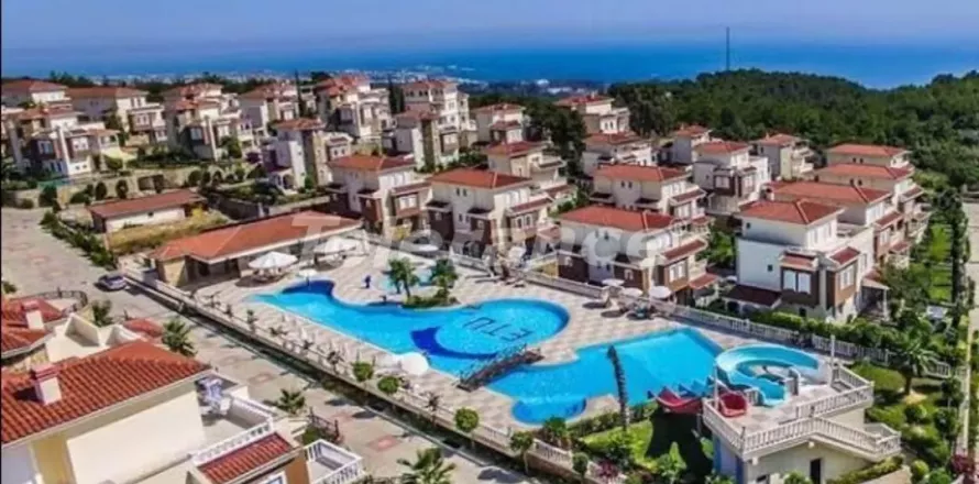 4+1 Villa  in Avsallar, Antalya, Turkey No. 176214