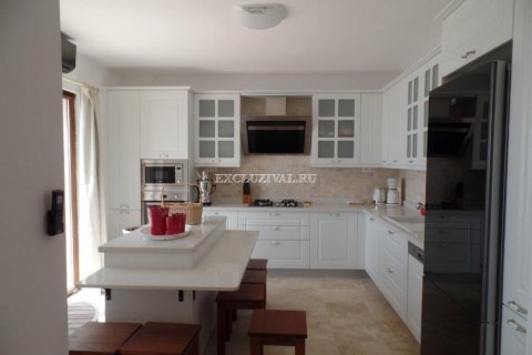 4+1 Villa in Bodrum, Mugla, Türkei Nr. 178567 - 11