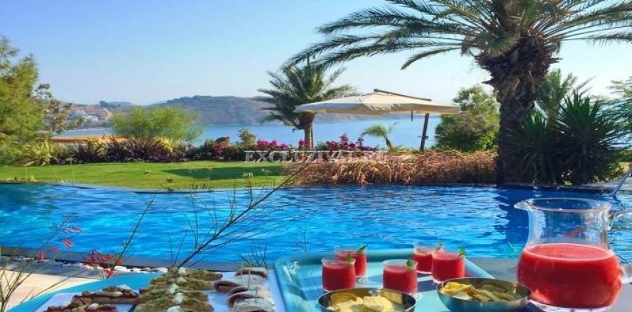 ویلا در  Bodrum ، ترکیه 5 خوابه ، 400 متر مربع.  شماره 178656