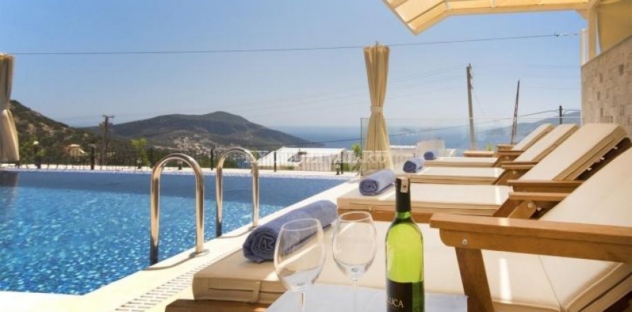 2+1 Villa i Kalkan, Antalya, Turkiet Nr. 178677