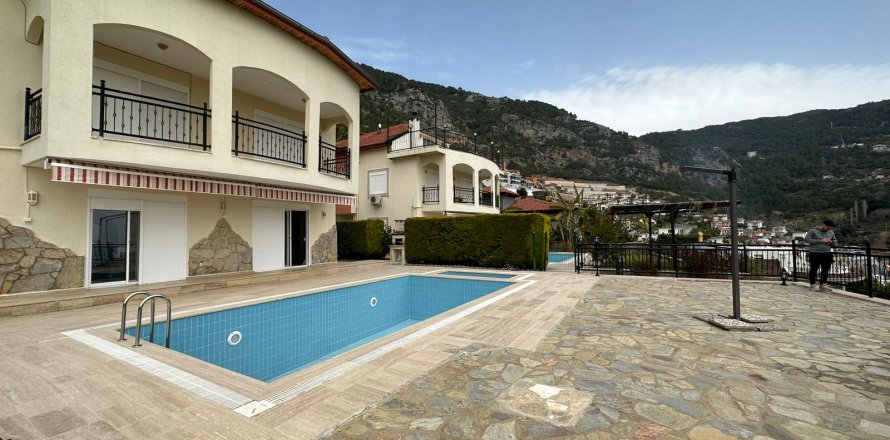 4+1 Villa  in Alanya, Antalya, Turkey No. 178142