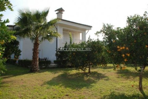 ویلا در  Kemer ، ترکیه 5 خوابه ، 300 متر مربع.  شماره 178728