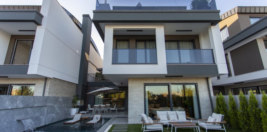 5+1 Villa  in Antalya, Turkey No. 164415