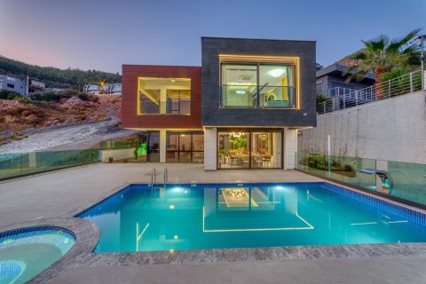 Villa  4+1  Alanya, Antalya, Türkiye №189194