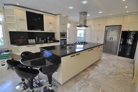 Villa for sale  in Alanya, Antalya, Turkey, 320m2, No. 162392 – photo 22