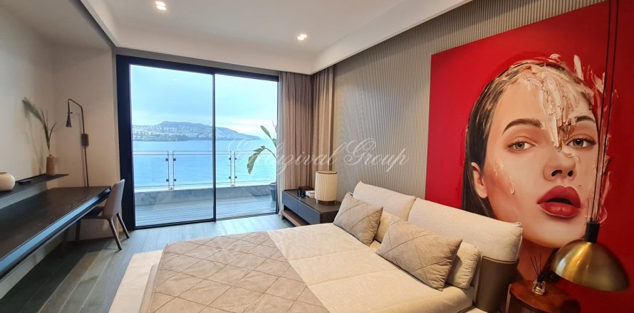 3+1 Penthouse  in Bodrum, Mugla, Turkey No. 179281