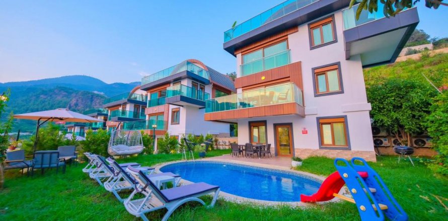Villa  in Alanya, Antalya, Turkey No. 166944