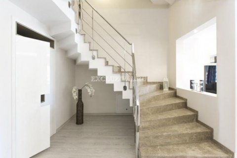 3+1 Villa  i Izmir, Tyrkiet Nr. 178806 - 14