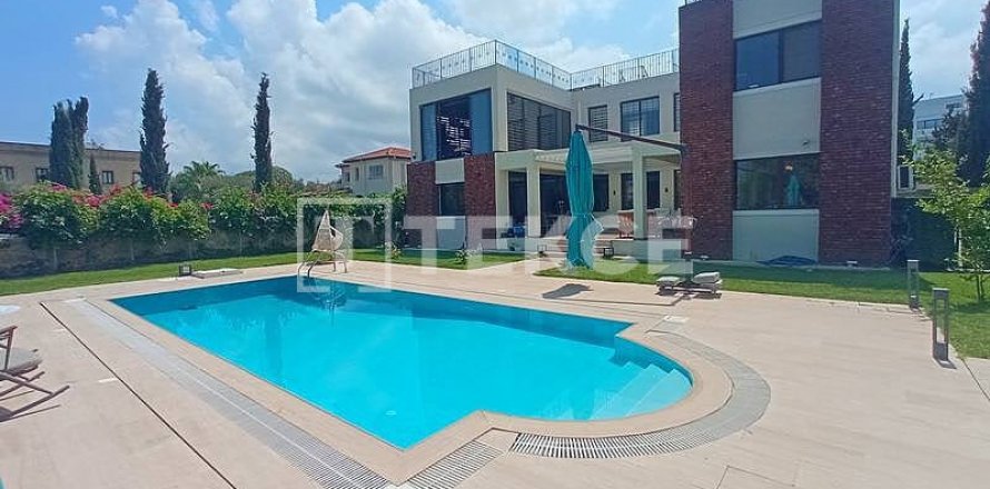 4+2 Villa in Girne, Northern Cyprus No. 176024
