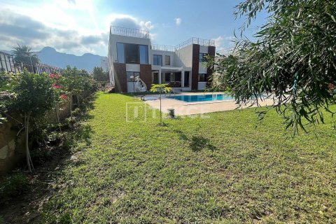 Villa for sale in Girne, Northern Cyprus, 4 bedrooms, 500m2, No. 176024 – photo 3