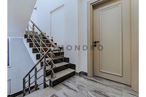 ویلا در  Serik ، ترکیه 4 خوابه ، 280 متر مربع.  شماره 184994 - 9
