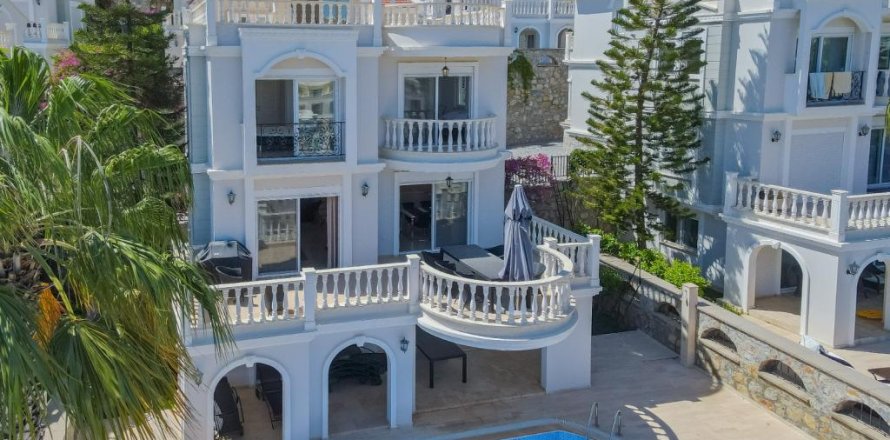 Villa in Antalya, Turkey No. 162398