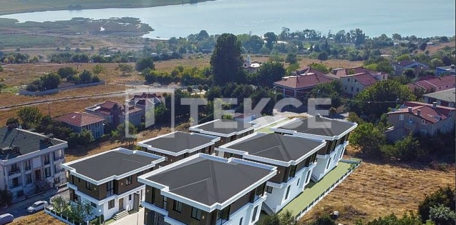 4+1 Villa  i istanbul, Turkiet Nr. 178424
