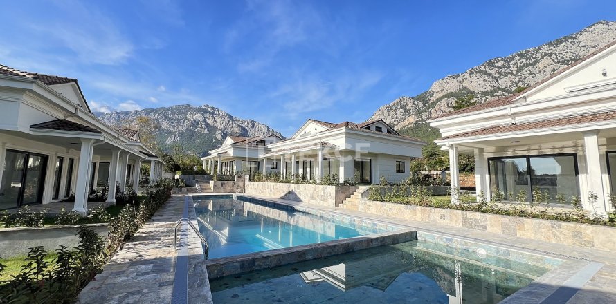 3+1 Villa  in Kemer, Antalya, Turkey No. 162355