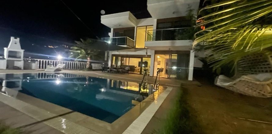 3+1 Villa in Alanya, Antalya, Türkei Nr. 171971