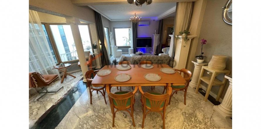 4+1 Lägenhet i Beyoglu, Istanbul, istanbul, Turkiet Nr. 182170