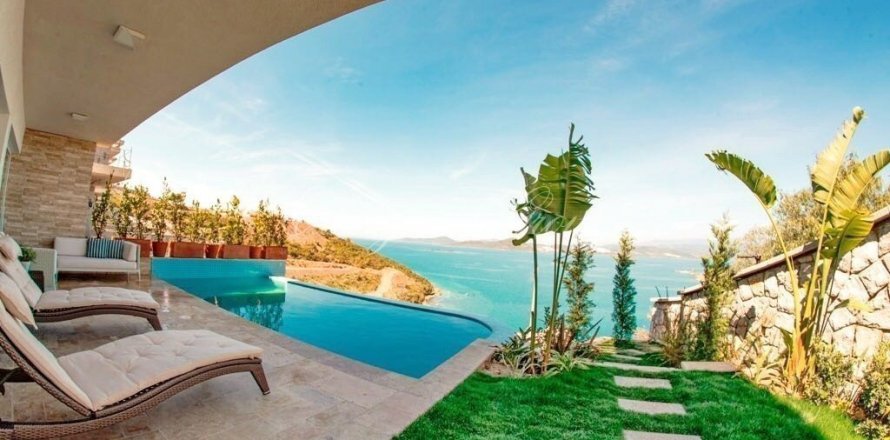4+1 Villa  in Bodrum, Mugla, Turkey No. 178619