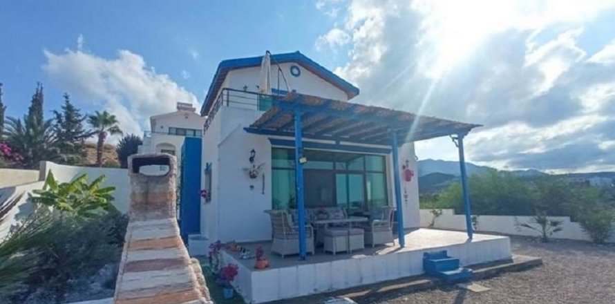 3+1 Villa  in Girne, Northern Cyprus No. 190710