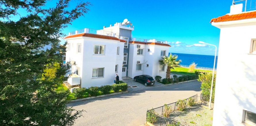 3+1 Apartment  in Girne, Northern Cyprus No. 190712