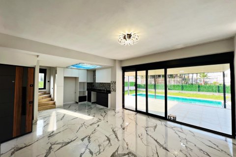 Villa for sale  in Kemer, Antalya, Turkey, 5 bedrooms, 190m2, No. 169974 – photo 2