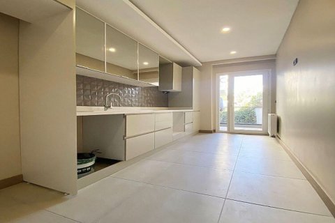 Продажа квартиры в Стамбуле, Турция 4+2, 170м2, №172855 – фото 8