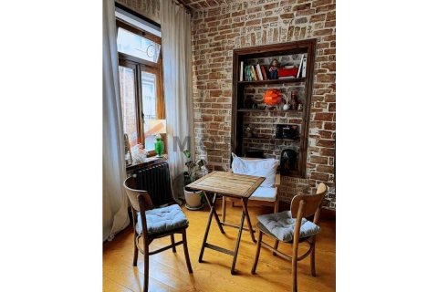 Продажа квартиры в Бейоглу, Стамбуле, Турция 1+1, 80м2, №187504 – фото 2