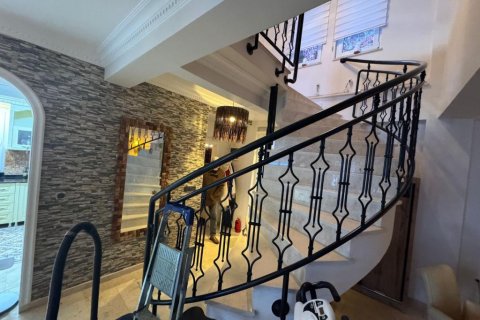 Продажа виллы  в Аланье, Анталье, Турция 5 комн., 220м2, №206669 – фото 23