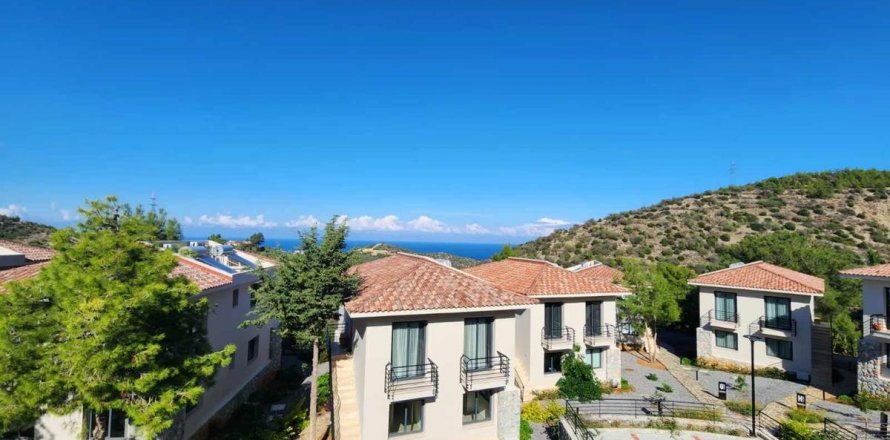 2+1 Apartment in Girne, Northern Cyprus No. 190756