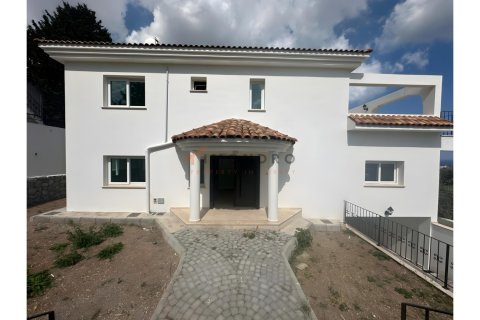 Villa for sale in Ozankoy, Girne, Northern Cyprus, 4 bedrooms, 220m2, No. 169417 – photo 10