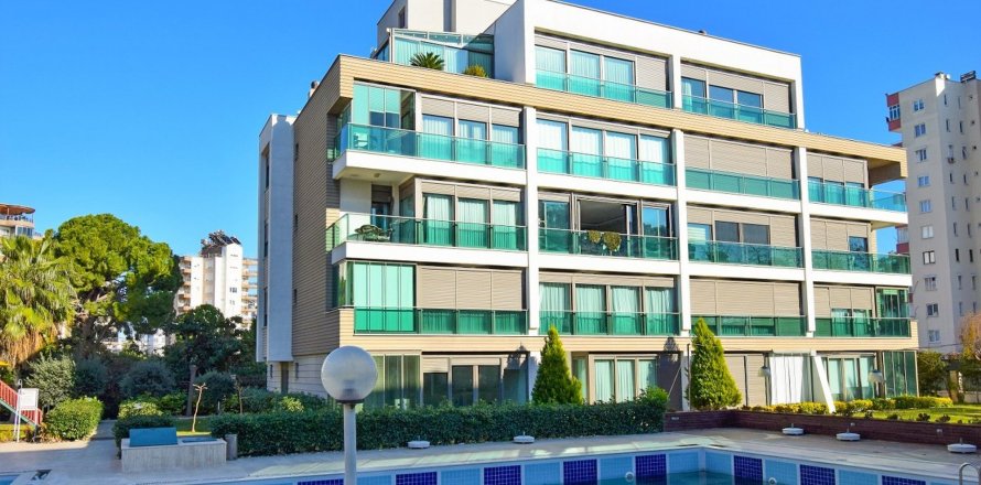 2+1 Apartment  in Muratpasa, Antalya, Turkey No. 192648