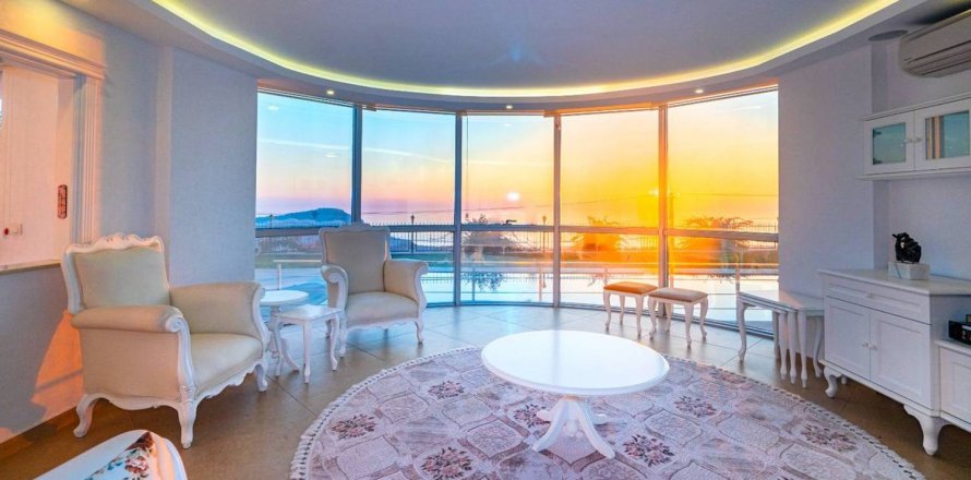 5+1 Villa  in Alanya, Antalya, Turkey No. 172386