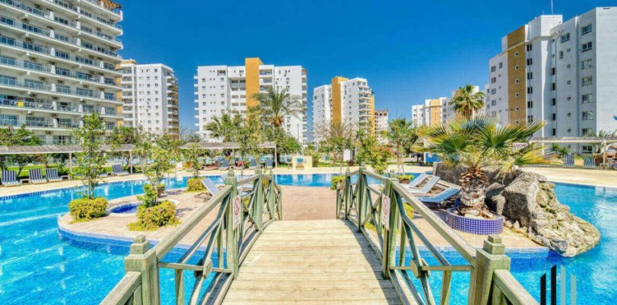 Apartment in Iskele, Northern Cyprus No. 186322