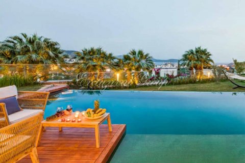 5+5 Villa  i Bodrum, Mugla, Tyrkia Nr. 179316 - 17