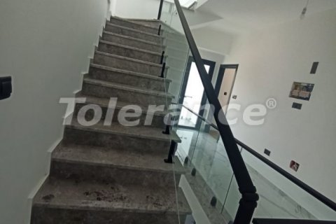 ویلا در  Girne ، ترکیه 4 خوابه ، 180 متر مربع.  شماره 177043 - 7