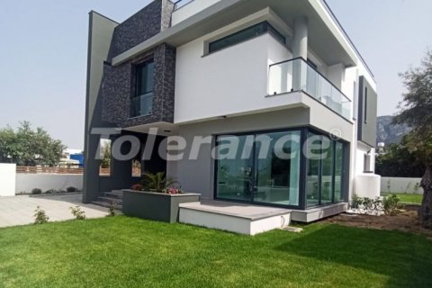 ویلا در  Girne ، ترکیه 4 خوابه ، 180 متر مربع.  شماره 177043 - 2