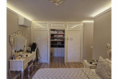 Apartment for sale  in Bueyuekcekmece, Istanbul, Turkey, 4 bedrooms, 250m2, No. 193260 – photo 15
