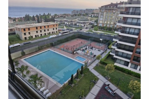 4+1 Apartment  in Bueyuekcekmece, Istanbul, Turkey No. 193260