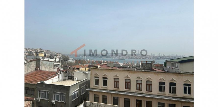 3+1 Apartment in Beyoglu, Istanbul, Turkey No. 182166
