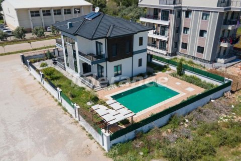 5+1 Villa  in Antalya, Turkey No. 193818