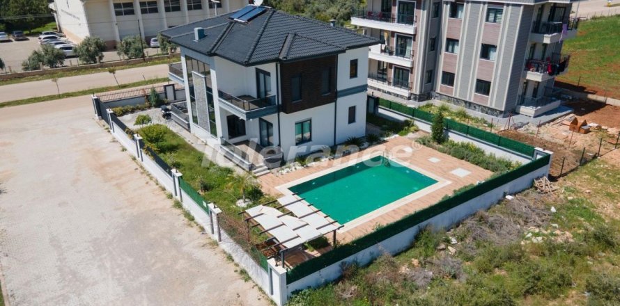 5+1 Villa  i Antalya, Tyrkiet Nr. 193818