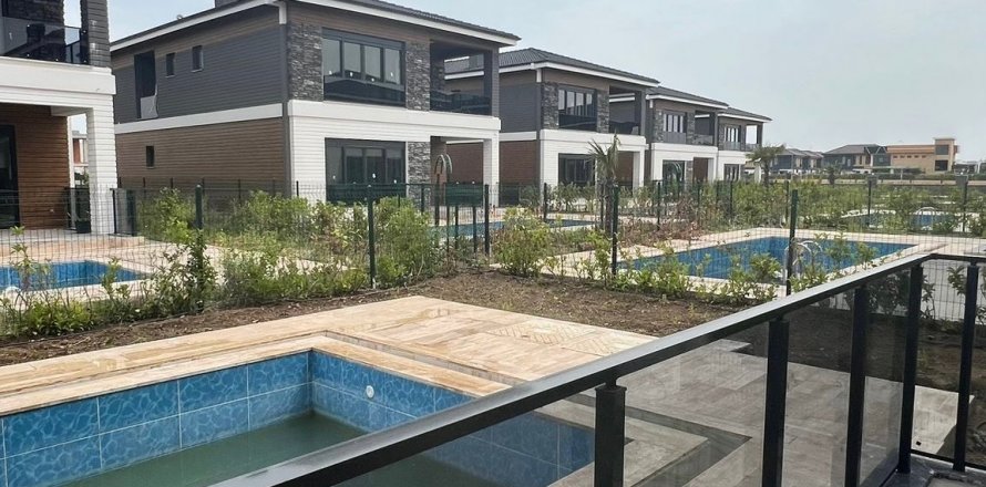 4+1 Villa  i Antalya, Turkiet Nr. 176108