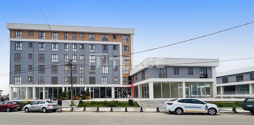 3+1 Apartment in Cekmekoy, Istanbul, Turkey No. 191288