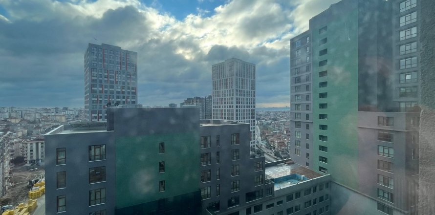 2+1 Apartment in Optimist Residence, Istanbul, Turkey No. 160993