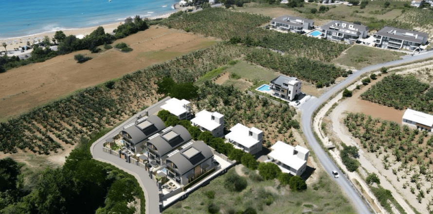 5+1 Villa  in Avsallar, Antalya, Turkey No. 182427