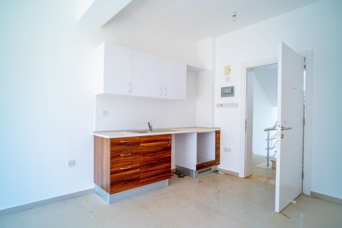 Apartment in Alsancak, Girne, Northern Cyprus No. 210803