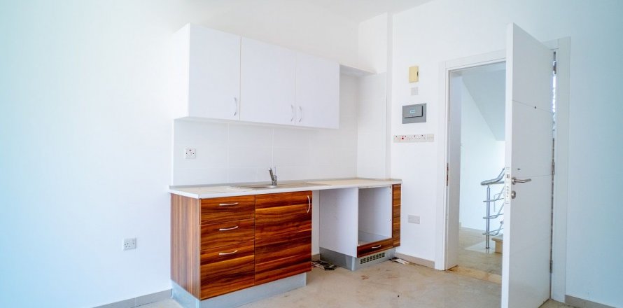 Apartment in Alsancak, Girne, Northern Cyprus No. 210803