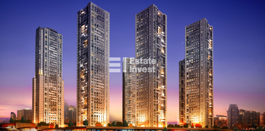 4+1 Apartment  in Istanbul, Turkey No. 174702